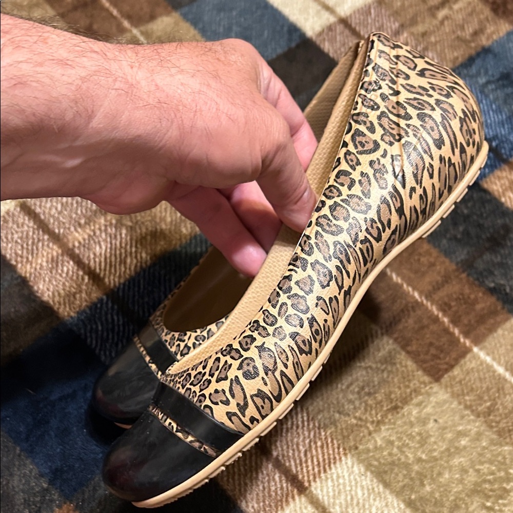 CROCS Leopard Print Flats with Black Toe - Picture 8 of 11